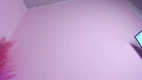 Snapshot of bunnyleahxxx chatting on February 20, 7:41 pm ANASTASIA online show from February 20, 7:41 pm