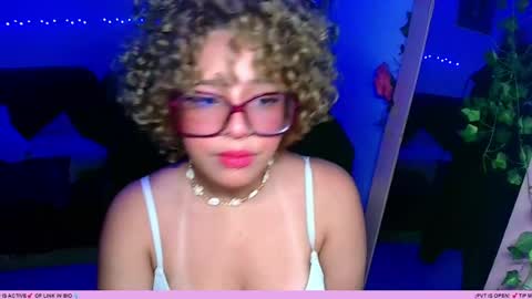 Snapshot of bunnylilith_ chatting on June 17, 2:25 am bunnylilith_ online show from June 17, 2:25 am
