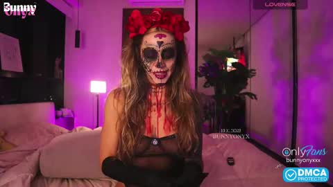 Stephanie   Next stream TUESDAY   6pm  PDT online show from October 31, 11:28 pm