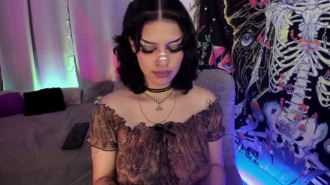   online show from January 3, 1:27 am