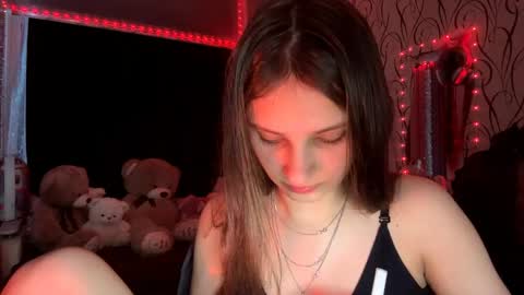 Snapshot of bunnytrussel chatting on May 25, 12:00 pm Bella online show from May 25, 12:00 pm
