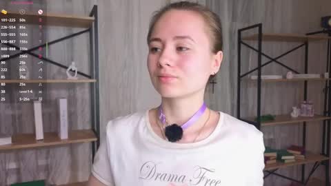 Lizy online show from April 17, 8:23 pm