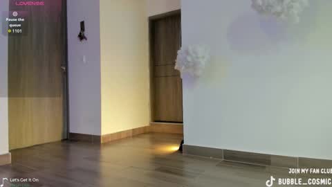 Im Val Welcome to my room My instagram Bubble cosmic online show from March 19, 8:46 pm