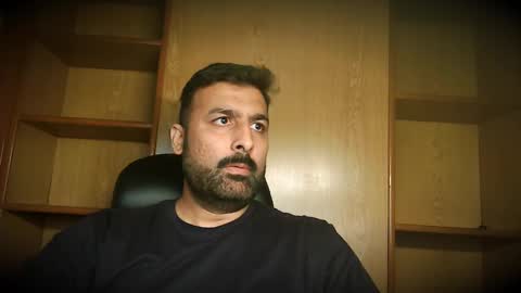 Hairy Arabian online show from November 5, 10:15 am