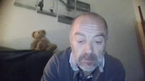 burnleyguy1977 online show from December 14, 1:39 am