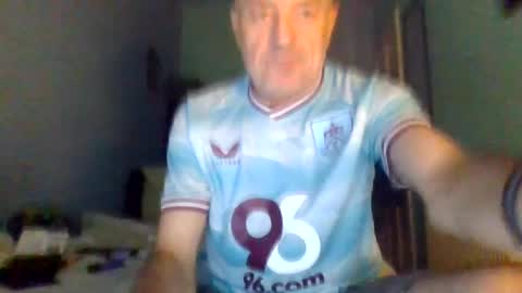 burnleyguy1977 online show from July 3, 2:51 am