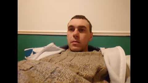 Snapshot of burtz909 chatting on December 8, 3:45 pm burtz909 online show from December 8, 3:45 pm