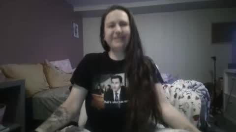 busteebetty online show from April 15, 10:11 am