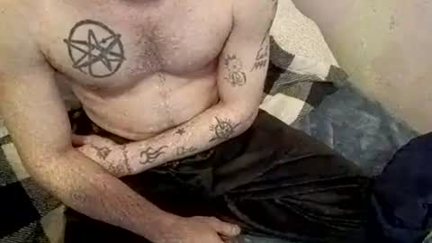 Snapshot of buster18hymen chatting on January 28, 8:25 am Buster18Hymen online show from January 28, 8:25 am