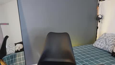 Buster independent model online show from October 5, 7:23 pm