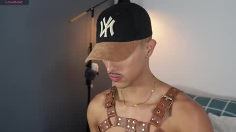 Buster independent model online show from October 11, 1:31 pm