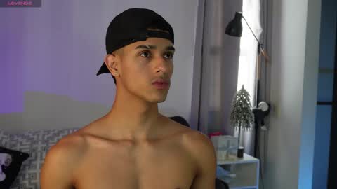 Buster independent model online show from December 14, 3:50 pm