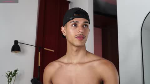 Buster independent model online show from February 23, 12:13 pm