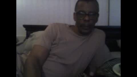 Snapshot of busturgutzgd11 chatting on December 19, 7:07 am Busturgutzgd1 online show from December 19, 7:07 am