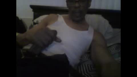 Snapshot of busturgutzgd11 chatting on December 21, 4:30 am Busturgutzgd1 online show from December 21, 4:30 am