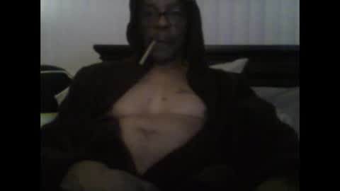 Snapshot of busturgutzgd11 chatting on December 24, 5:38 am Busturgutzgd1 online show from December 24, 5:38 am