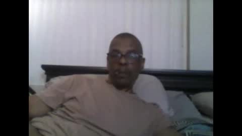 Snapshot of busturgutzgd11 chatting on January 27, 4:52 am Busturgutzgd1 online show from January 27, 4:52 am