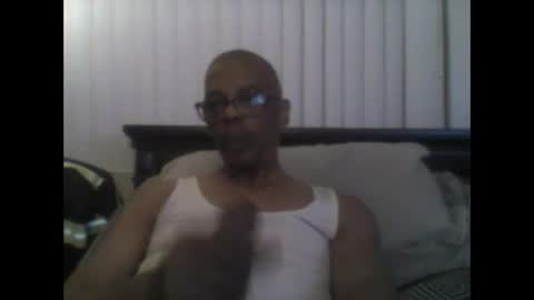 Snapshot of busturgutzgd11 chatting on February 19, 8:55 am Busturgutzgd1 online show from February 19, 8:55 am