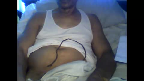 Snapshot of busturgutzgd11 chatting on October 12, 11:04 pm Busturgutzgd1 online show from October 12, 11:04 pm