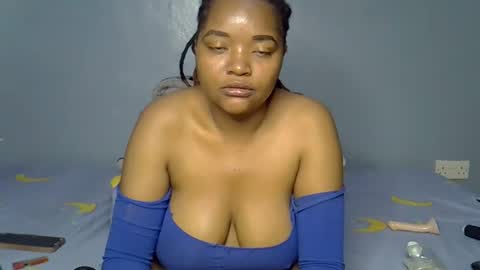 busty kenzi online show from June 7, 10:41 am
