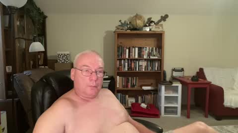 Snapshot of bustyballs100 chatting on October 7, 1:19 pm bustyballs100 online show from October 7, 1:19 pm