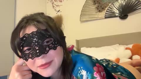 busy_bee69 online show from March 12, 2:07 am