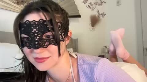 busy_bee69 online show from April 14, 12:16 am