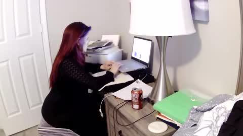 busybee83 online show from November 18, 6:23 pm