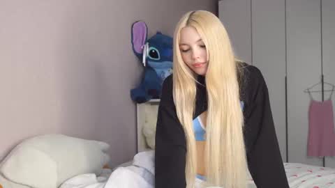 butteflai online show from March 31, 7:42 am