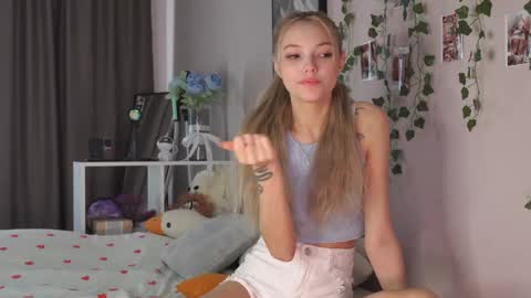 butteflai online show from April 17, 7:22 am