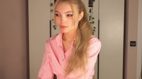 butteflai online show from April 22, 8:06 am