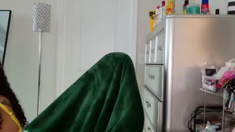 butterfly booty online show from April 22, 12:28 pm