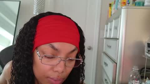 Snapshot of butterflybootyy chatting on April 24, 2:41 pm butterfly booty online show from April 24, 2:41 pm
