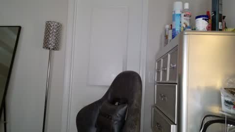 butterfly booty online show from June 15, 8:27 am