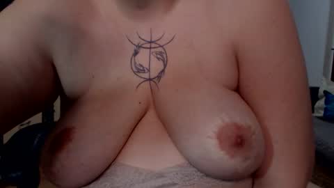 Mary online show from April 24, 10:45 pm