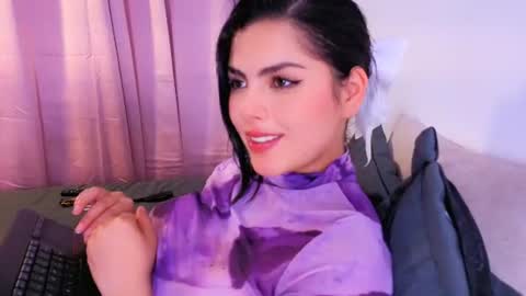 Snapshot of butterflyx39 chatting on July 17, 10:58 pm Lia Butterfly online show from July 17, 10:58 pm