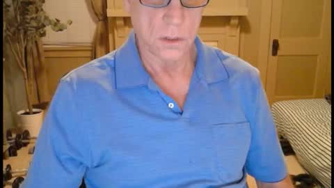 Snapshot of buttnakedfun954737 chatting on January 6, 10:41 am Miles online show from January 6, 10:41 am