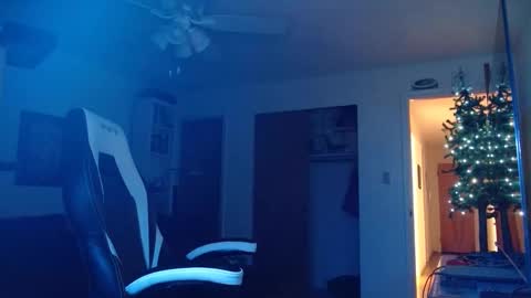 Snapshot of bwall1425 chatting on December 28, 5:55 am bwall1425 online show from December 28, 5:55 am