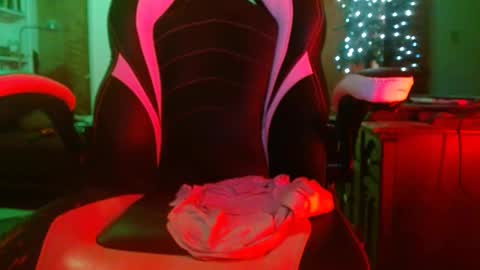 Snapshot of bwall1425 chatting on January 11, 1:48 am bwall1425 online show from January 11, 1:48 am