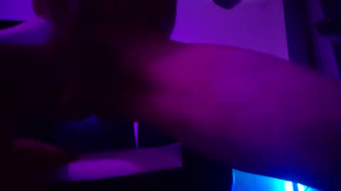 Snapshot of bwall1425 chatting on September 9, 12:21 am bwall1425 online show from September 9, 12:21 am