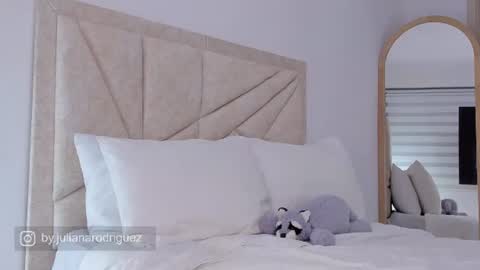 Snapshot of by_juliana chatting on June 12, 2:10 am online show from June 12, 2:10 am