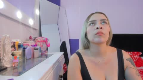 Snapshot of byanca_winklar chatting on December 6, 8:40 pm     online show from December 6, 8:40 pm