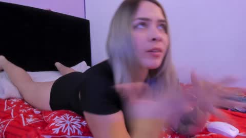 Snapshot of byanca_winklar chatting on December 14, 6:52 pm     online show from December 14, 6:52 pm