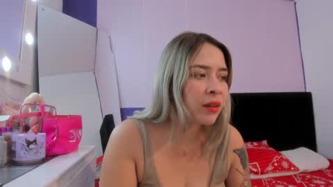 Snapshot of byanca_winklar chatting on December 17, 4:53 pm     online show from December 17, 4:53 pm