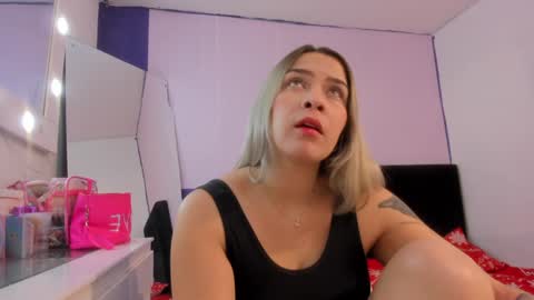 Snapshot of byanca_winklar chatting on December 21, 2:26 pm     online show from December 21, 2:26 pm