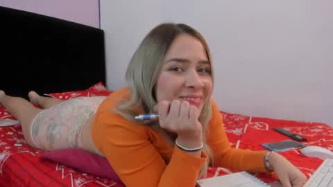 Snapshot of byanca_winklar chatting on December 21, 5:29 pm     online show from December 21, 5:29 pm