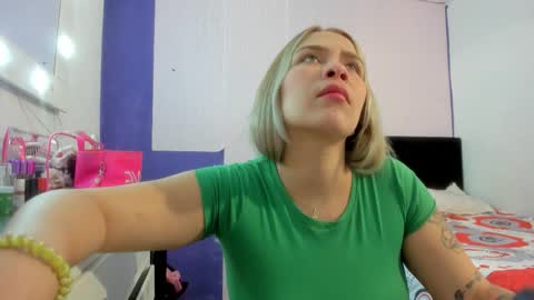 Snapshot of byanca_winklar chatting on September 27, 6:02 pm     online show from September 27, 6:02 pm