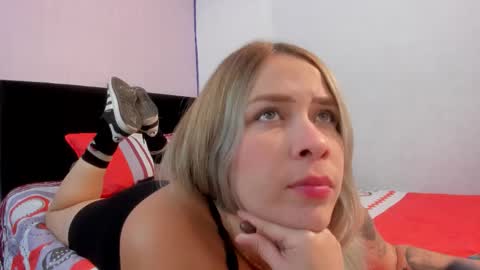 Snapshot of byanca_winklar chatting on October 27, 6:56 pm     online show from October 27, 6:56 pm