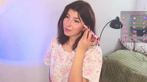 Snapshot of byteblush chatting on November 15, 6:33 am Kira online show from November 15, 6:33 am