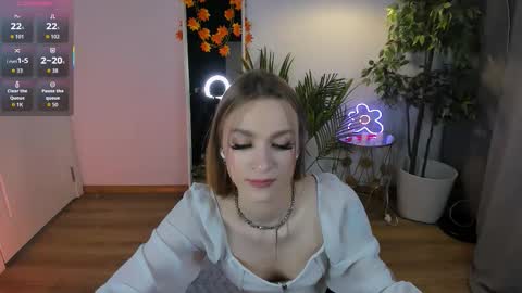 Snapshot of c_moonie_ chatting on October 24, 9:00 pm Polly online show from October 24, 9:00 pm